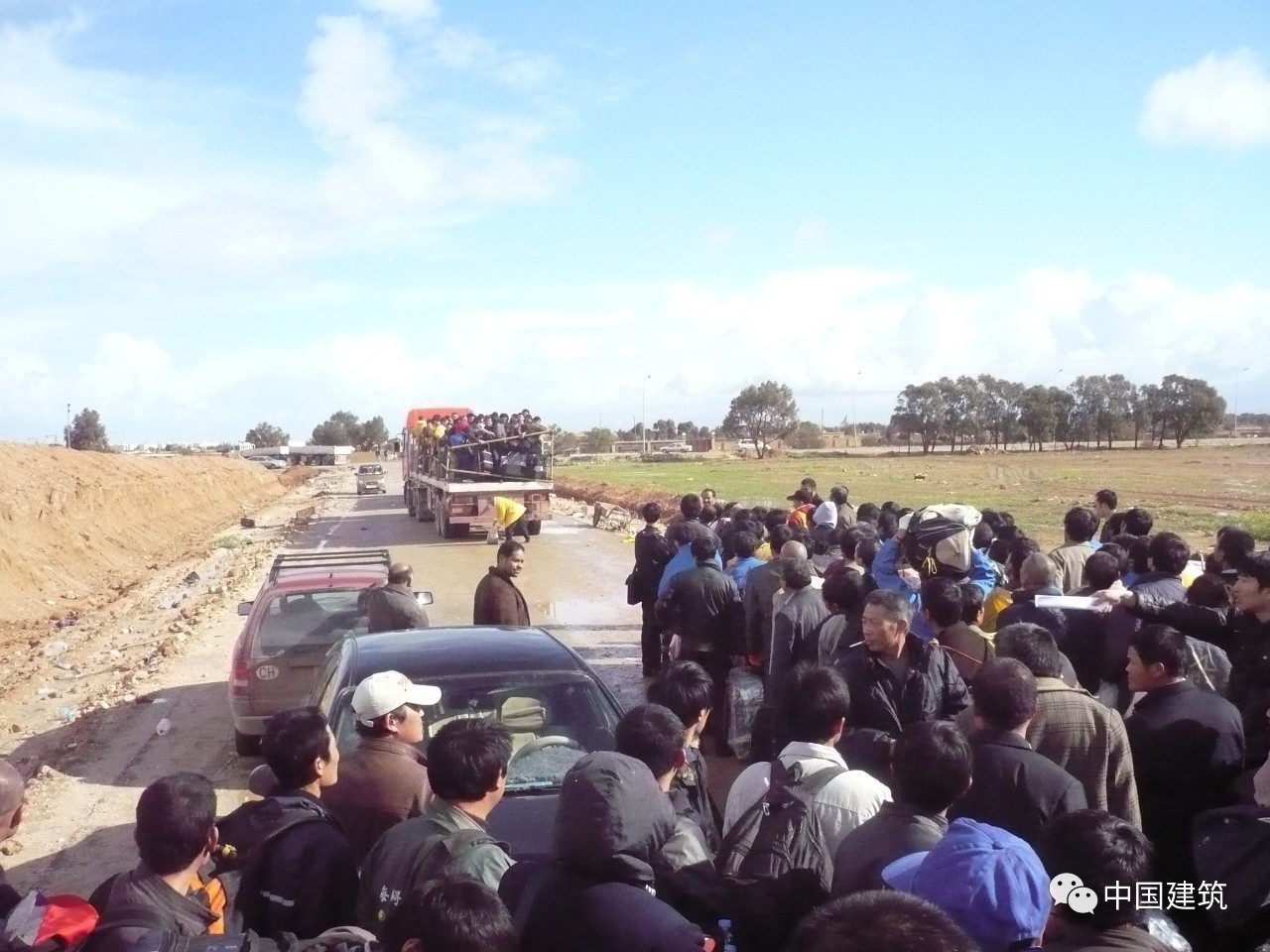 比《战狼2》更燃!中建利比亚万人大撤离!