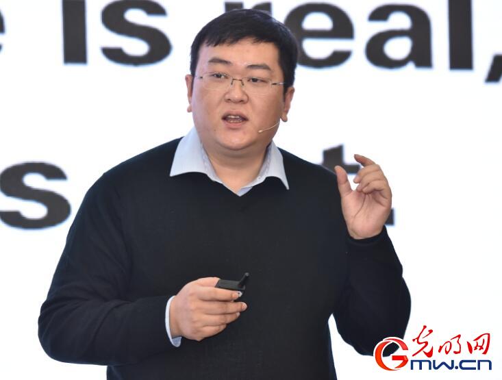 王映初：我们是最后一代“纯人类”