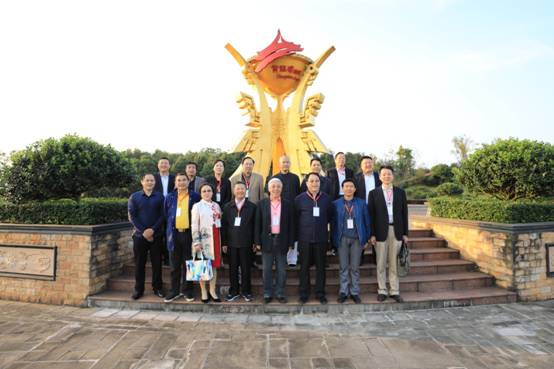 2017年首届中国名酒收藏高峰论坛隆重举行 _