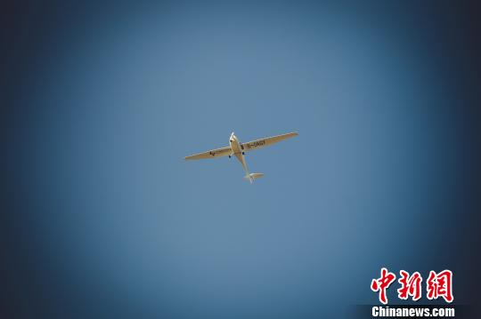 中国续航时间最长新能源飞机首飞 滞空时长达
