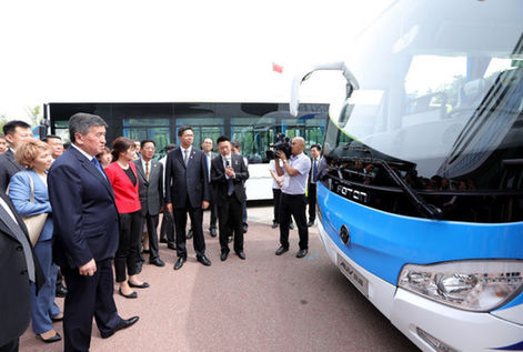 吉尔吉斯斯坦总统一行访问北汽研发基地并参观