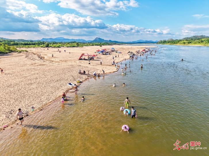 2025中国经济半年报丨先行指标看经济 多个领域保持向好态势