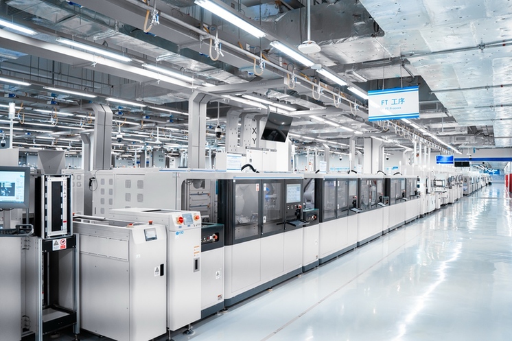 AI赋能+电池突破！解锁荣耀工厂“智造”升级密码