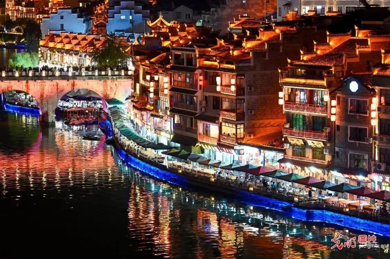 经济光明论丨新场景新动能投资有力支撑经济质效向好