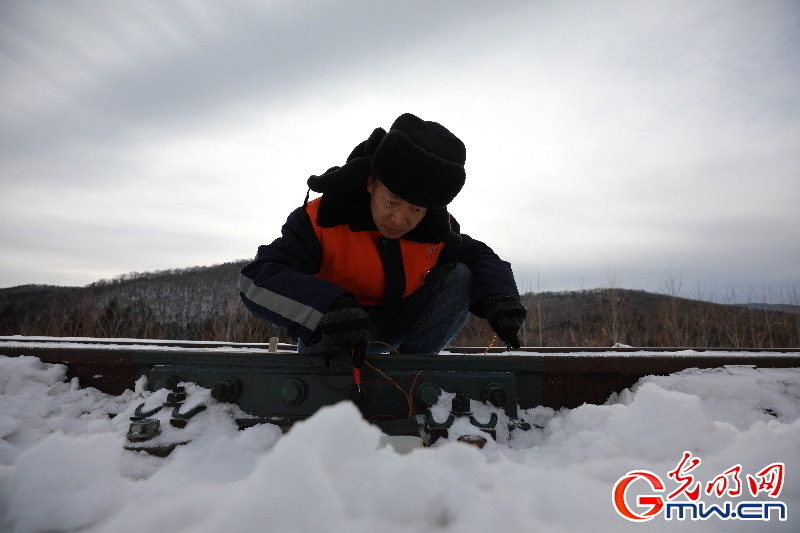 2020温暖春运人：他是枕头峰“守护神” 保障雪中铁路运行畅通
