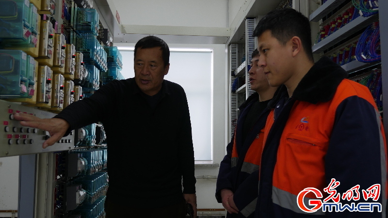 2020温暖春运人：他是枕头峰“守护神” 保障雪中铁路运行畅通