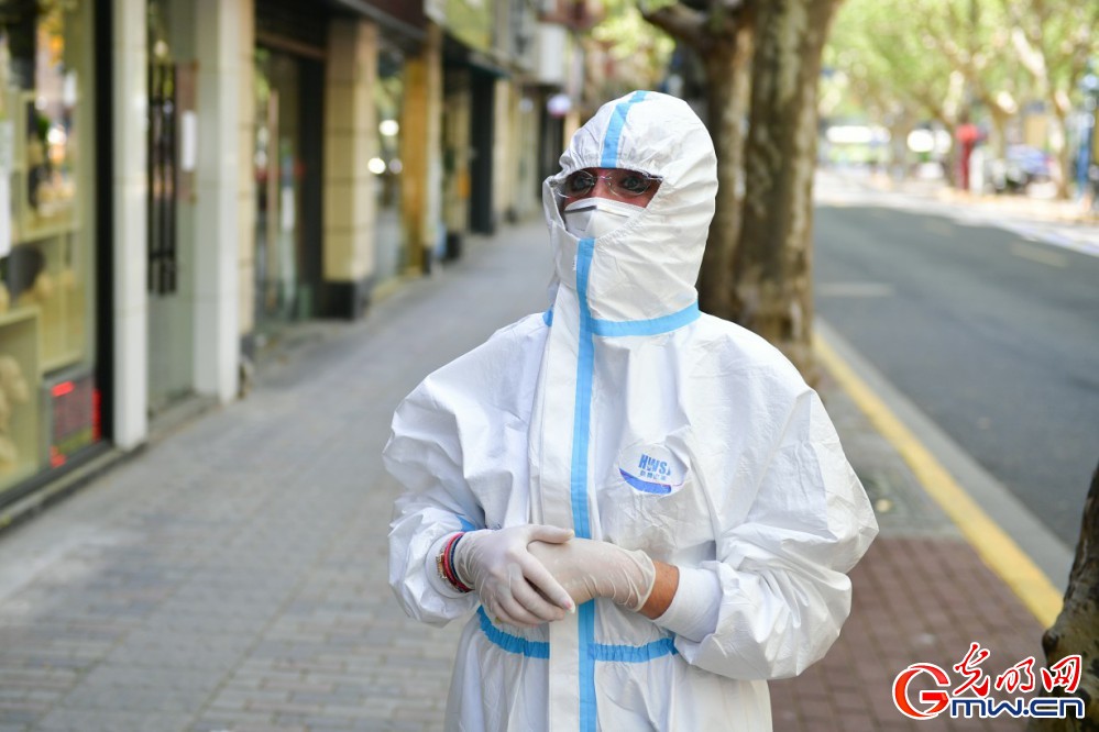 【图片故事】“守沪者联盟”丨“洋大白”：抗疫没有“老外”“老内”之分