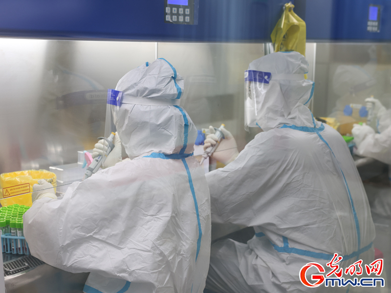【组图】“守沪者联盟”丨产能加倍！上海：华曦核酸检测方舱实验室日产能20万管