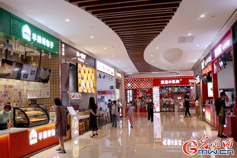 北京多处商场、景区恢复营业 严格防疫守护“重生”