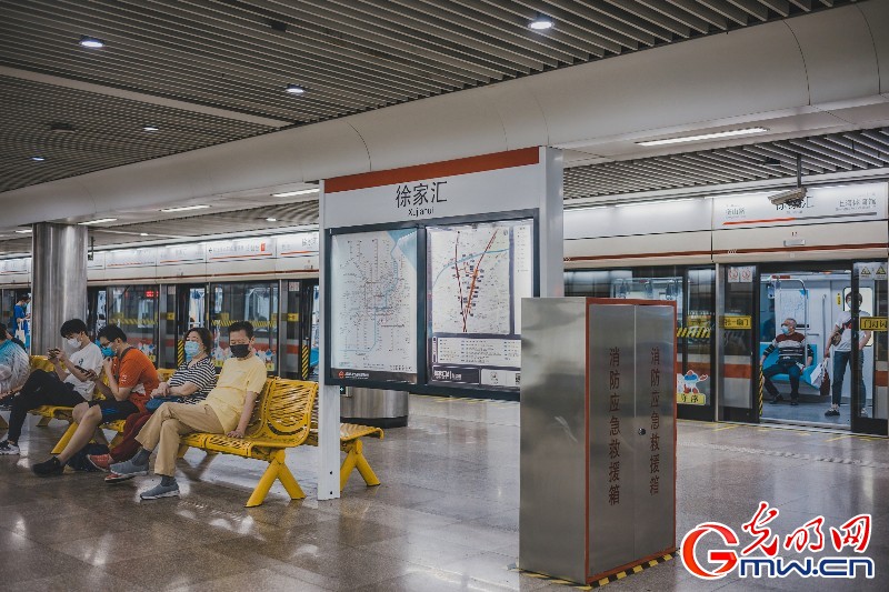 【组图】端午假期出行需求增加 上海地铁站再现客流
