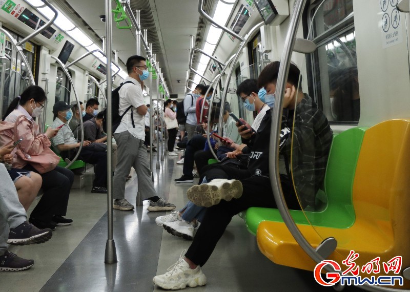 【组图】北京：除部分封管控区外 朝阳、丰台恢复公共交通运营