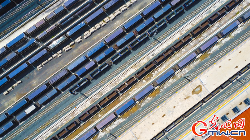 中老铁路开通运营一年:累计发送旅客850万人次、货物1120万吨