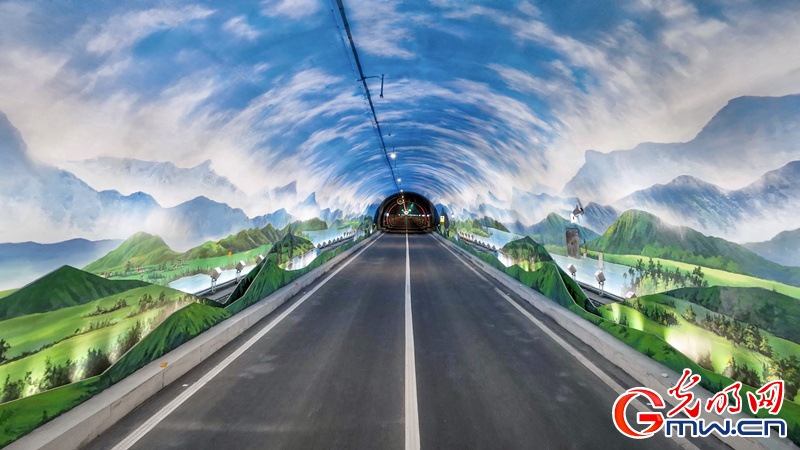两段高速同日建成通车 重庆实现县县通高速