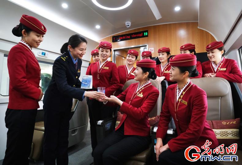 津兴城际铁路开通在即 乘务员进行岗前培训