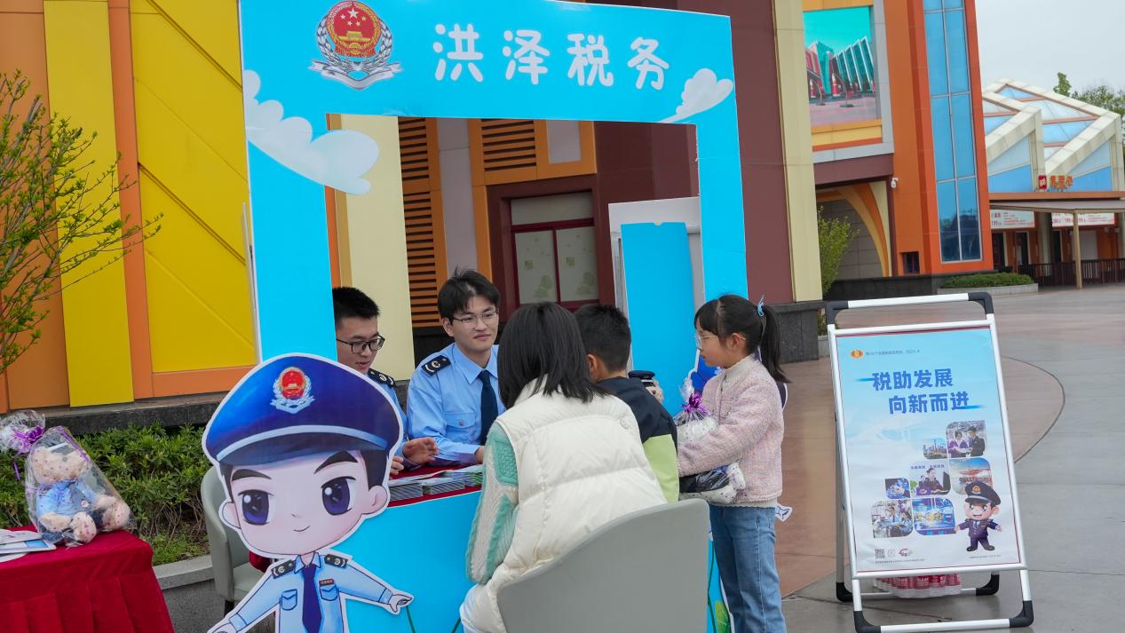 洪泽税务：春风伴游园税宣正当时