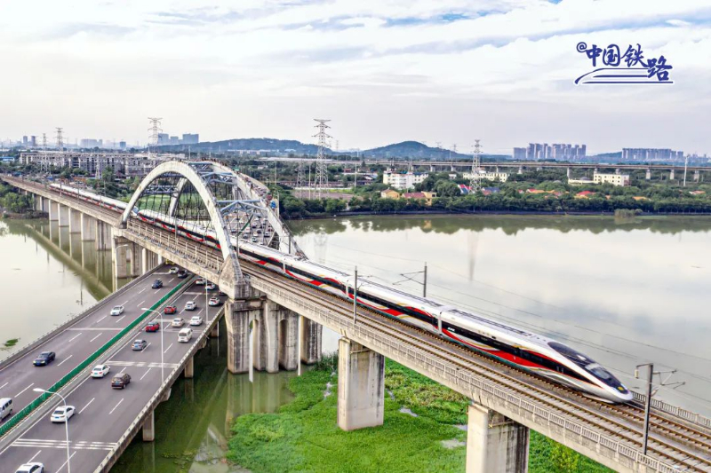 京广高铁武广段复兴号列车6月15日起按时速350公里高标运行