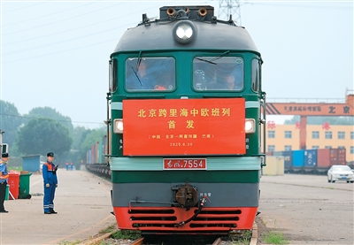 【在線 吃瓜】歐陽(yáng)明高：2024年新能源汽車市場(chǎng)占有率有望打破40%