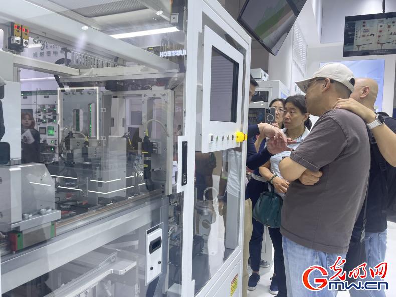 链接世界丨连续三年参展 苹果携中国伙伴秀智造黑科技