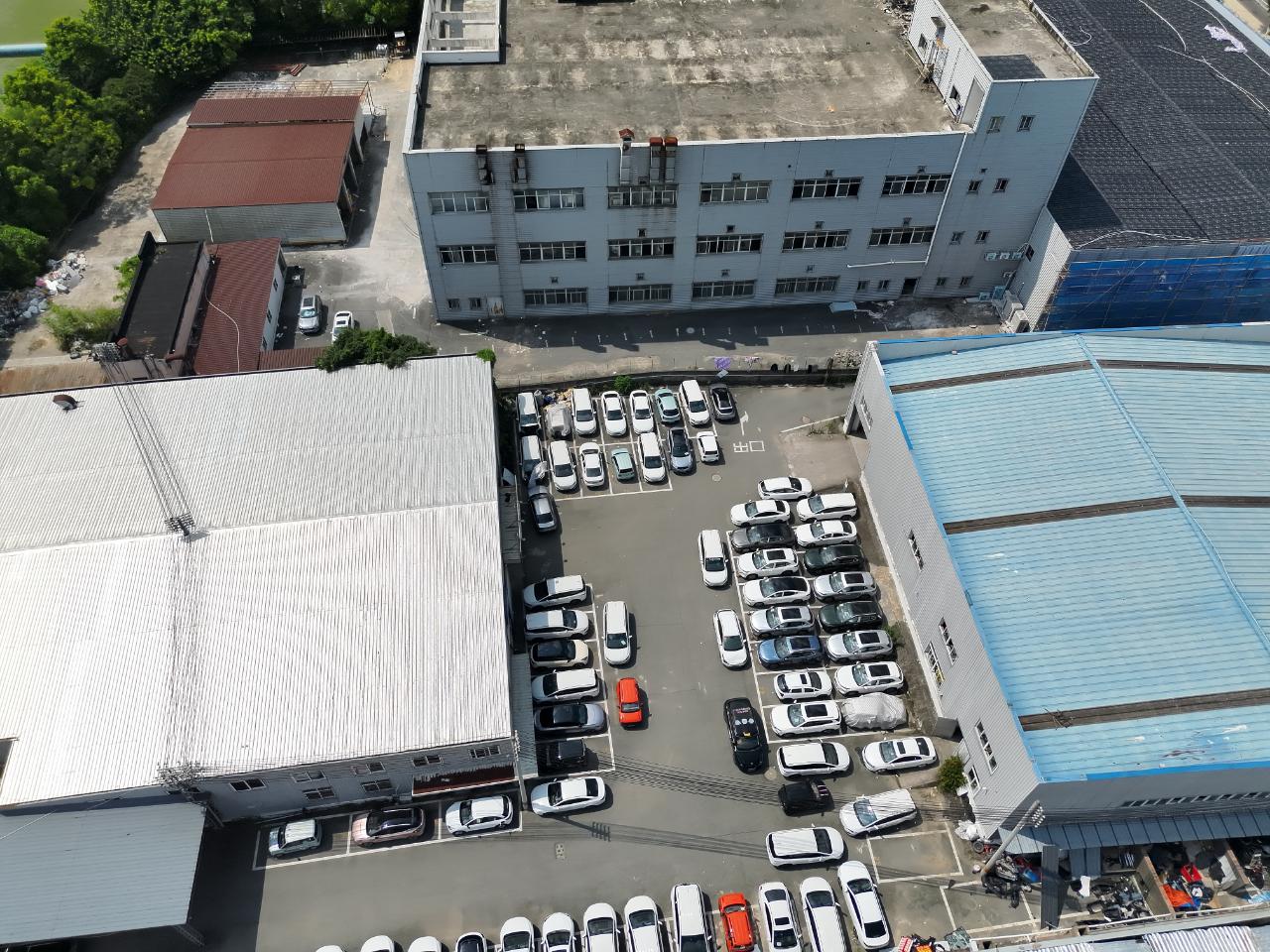 南郊街道“空中利剑”出鞘 无人机巡航助力黑加油点整治全覆盖