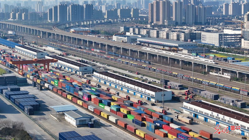经济光明论丨黄汉权：新发展格局是习近平经济思想的标识性概念