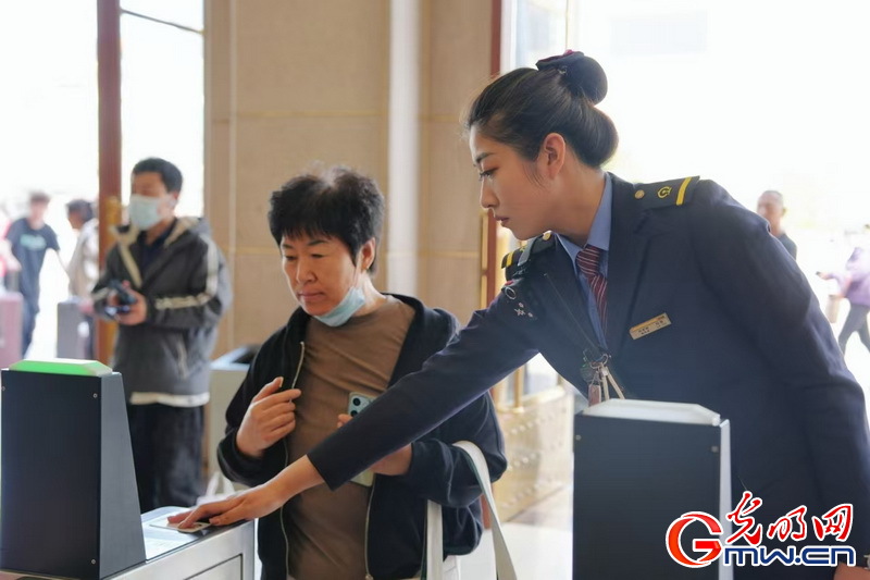 国庆、中秋假期铁路运输即将启动 国铁北京局预计发送旅客1738.0万人次