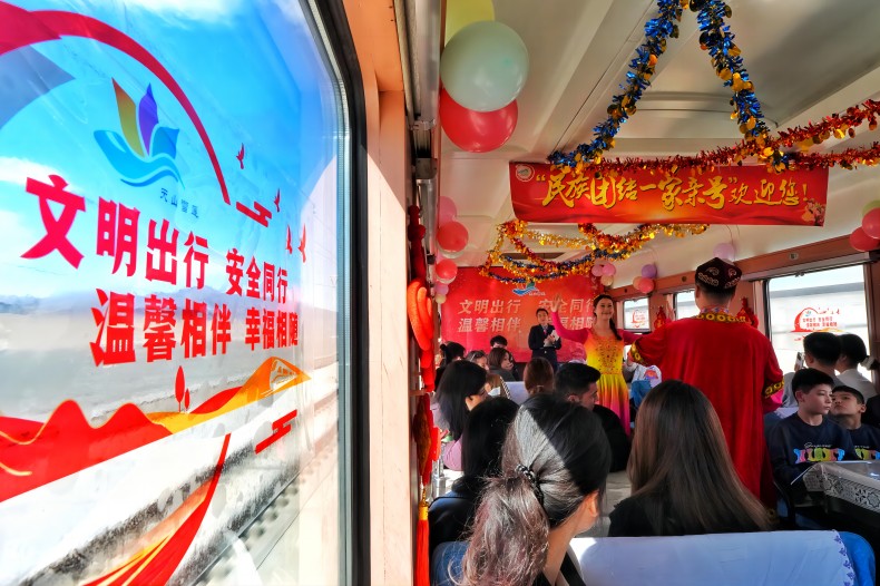 “铁字号”产业链铺就乡村振兴“快车道”