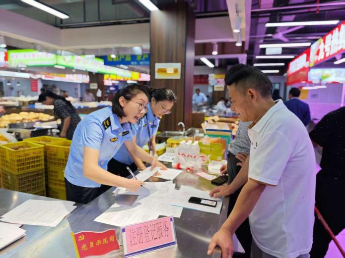 南京市六合区市场监管局：我们多做一点 商户就多一些便利