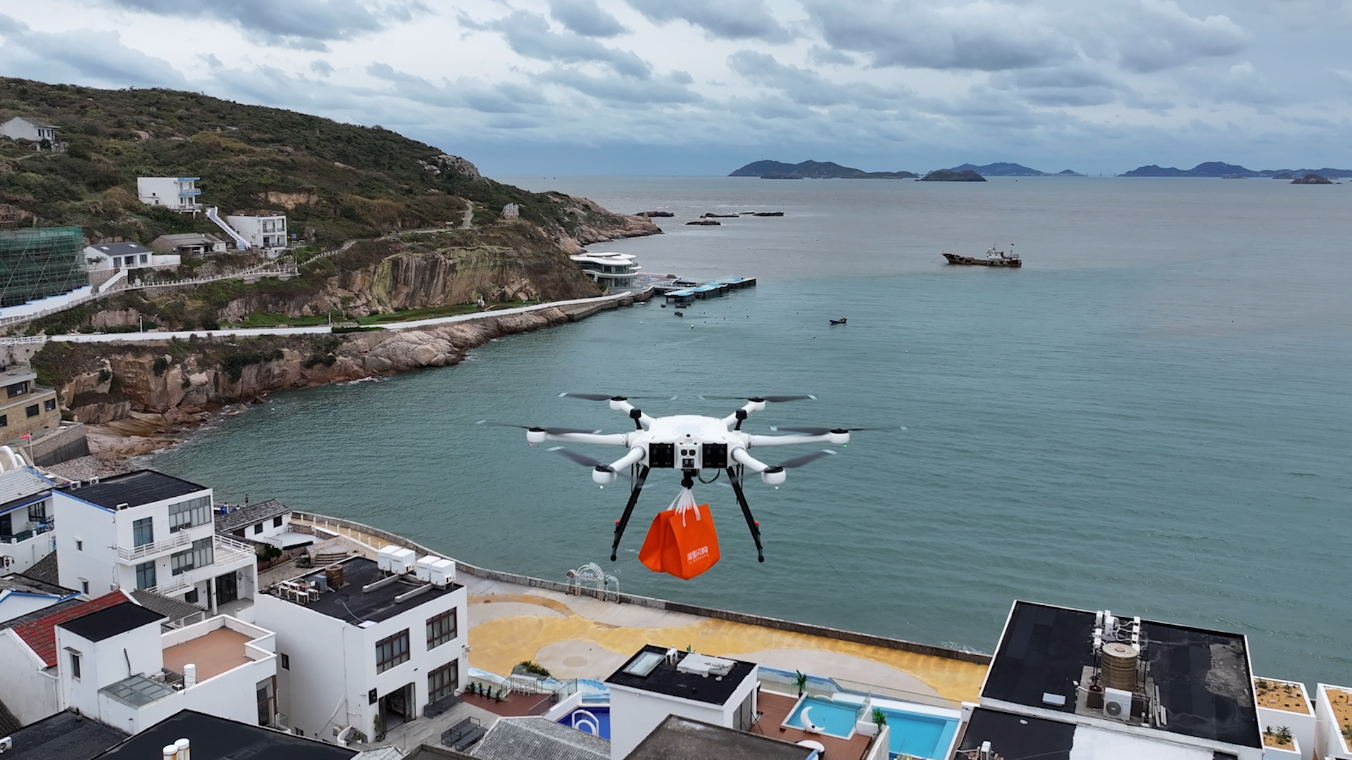 无人车送餐、无人机送药 科技助老进海岛