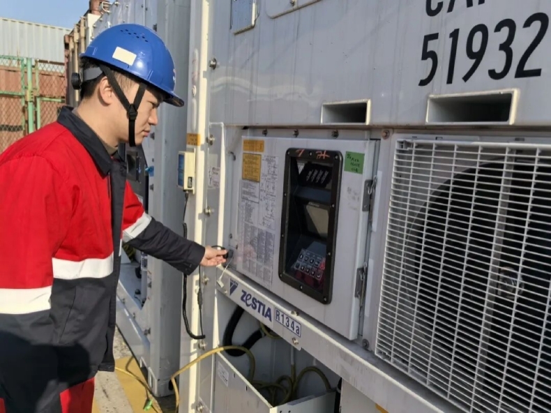 “堆场管家”：一名箱管员的职场焕新记