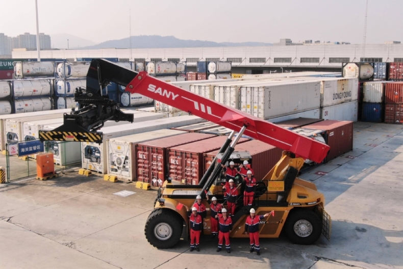 “堆场管家”：一名箱管员的职场焕新记