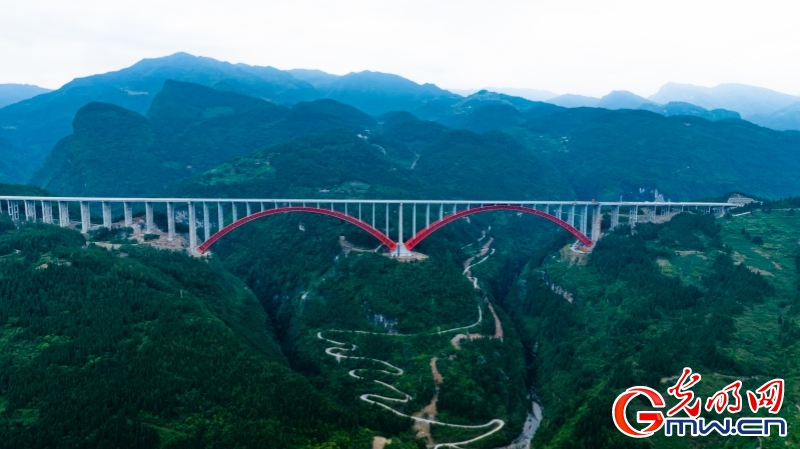 渝湘复线高速公路全线通车 打造西部陆海新通道东线“黄金动脉”