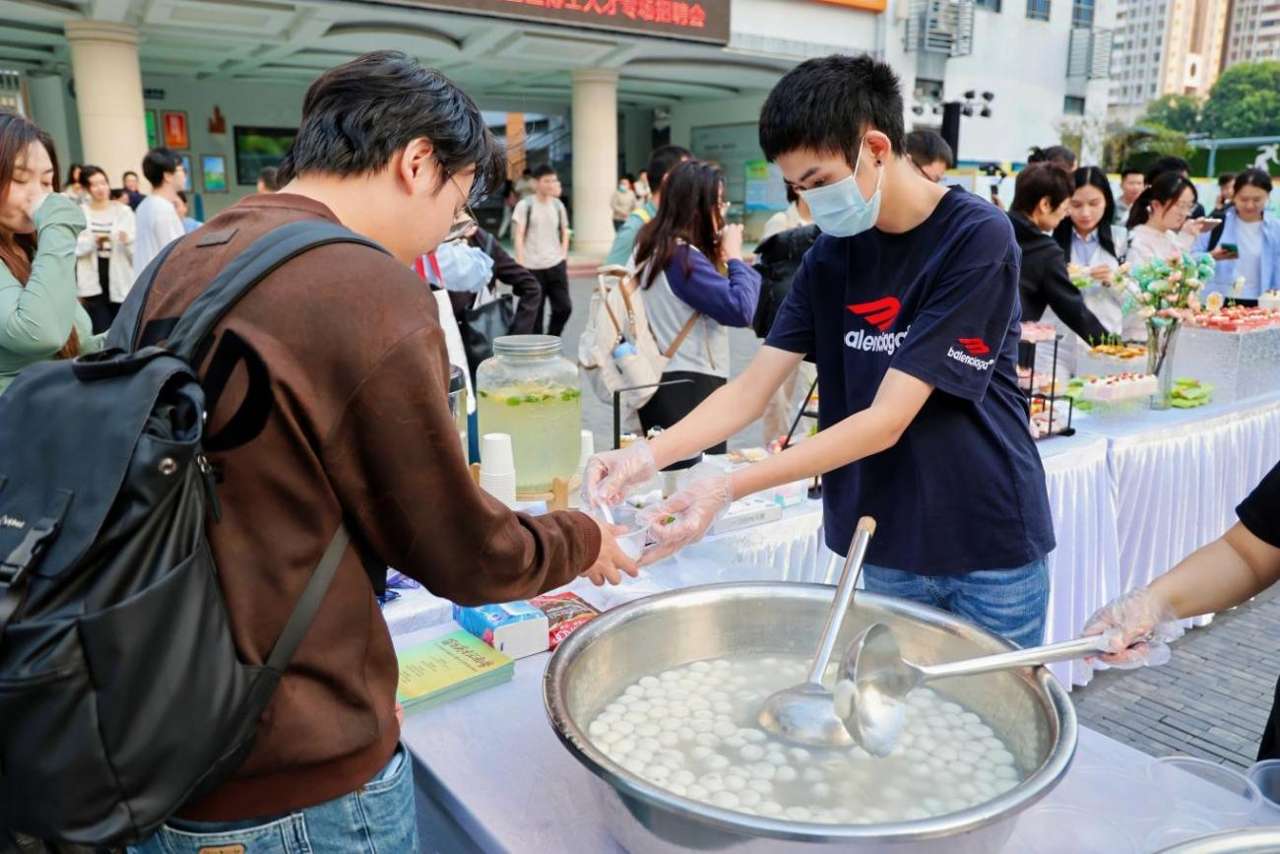 “双轨引才”诠释人才高地核心区的担当与远见