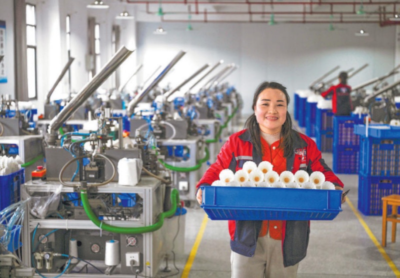 小小羽毛球成就县域大产业