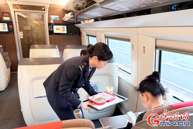 2026春运进行时丨铁轨映初心：记三位女车长的春运守护