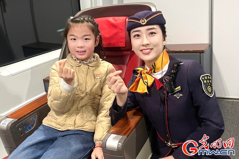 2026春运进行时丨铁轨映初心：记三位女车长的春运守护