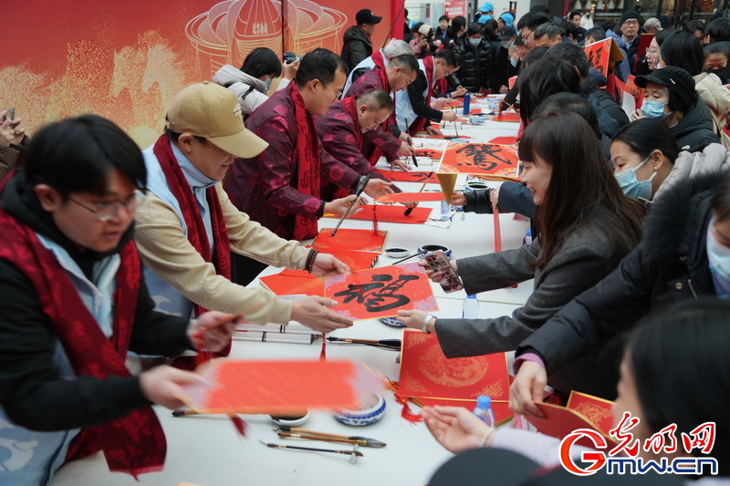 2026春运进行时丨小年至 年味浓 旅途暖