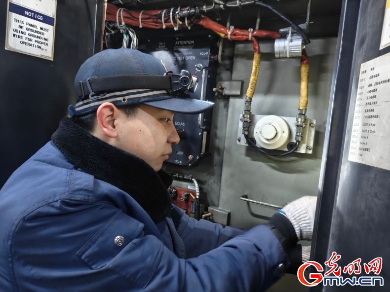 2026春运进行时丨和谐班组迎战严寒 守护春运平安