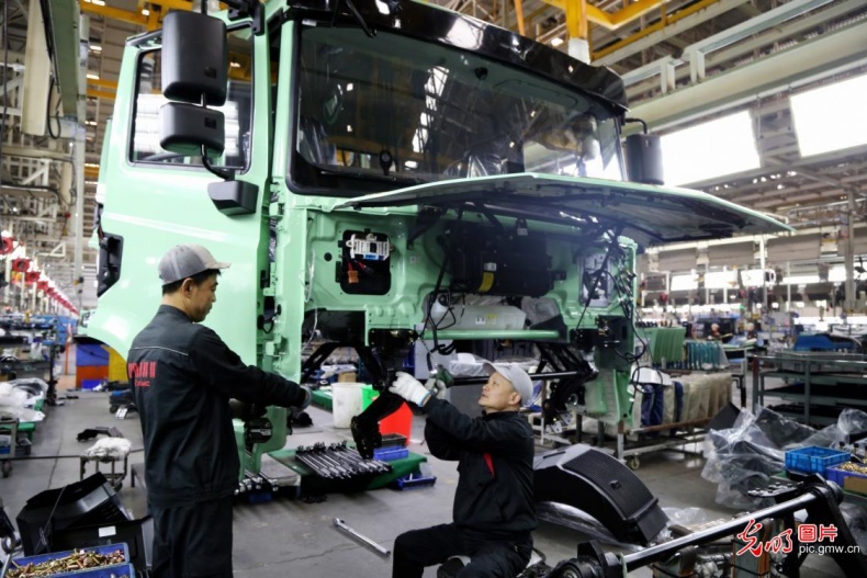 实干争春早 一线展新姿:春节后各地开工复产力争“开门红” 实干争春早 一线展新姿:春节后各地开工复产力争“开门红”