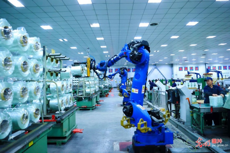 实干争春早 一线展新姿:春节后各地开工复产力争“开门红” 实干争春早 一线展新姿:春节后各地开工复产力争“开门红”