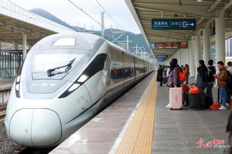 实干争春早 一线展新姿:春节后各地开工复产力争“开门红” 实干争春早 一线展新姿:春节后各地开工复产力争“开门红”