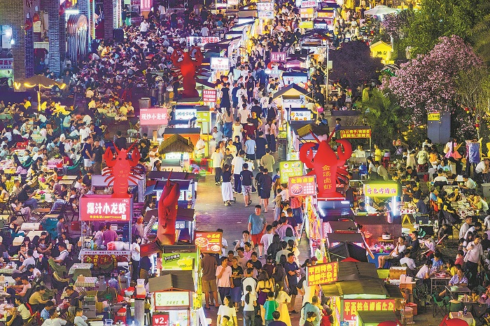 春日夜市人气旺