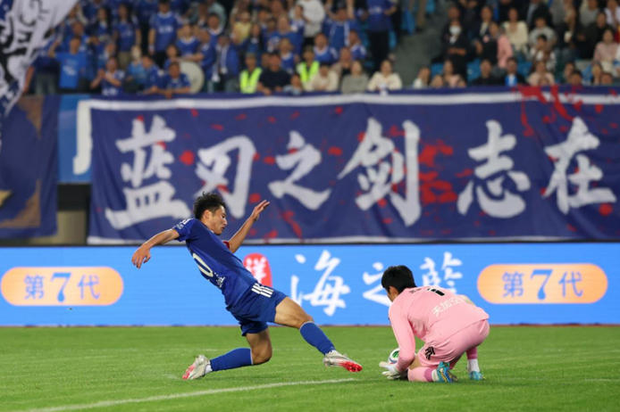 “苏超”大战 看尽江苏浪漫