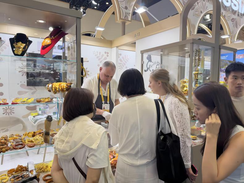 2026消博会丨在南海之滨 听见中国消费市场的澎湃心跳