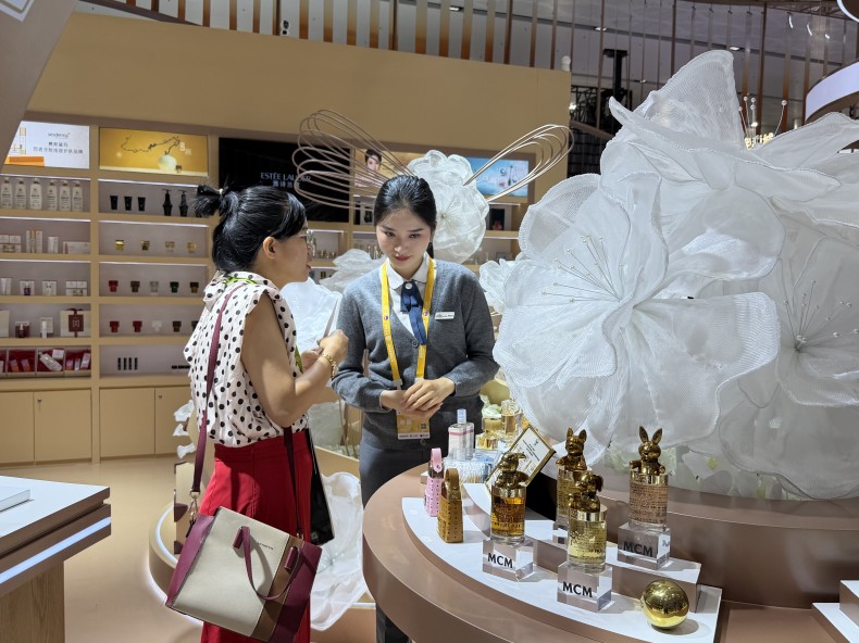 2026消博会丨在南海之滨 听见中国消费市场的澎湃心跳