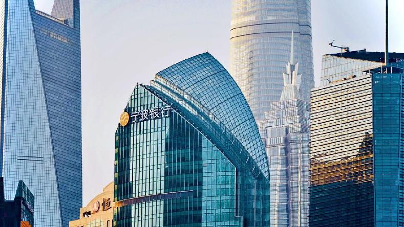 宁波银行上海分行十九载“宁”心筑申城 以金融活水润泽新蓝图