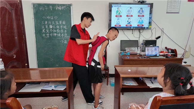 从江南水乡到武陵深山，一群大学生用普通话搭起文化桥