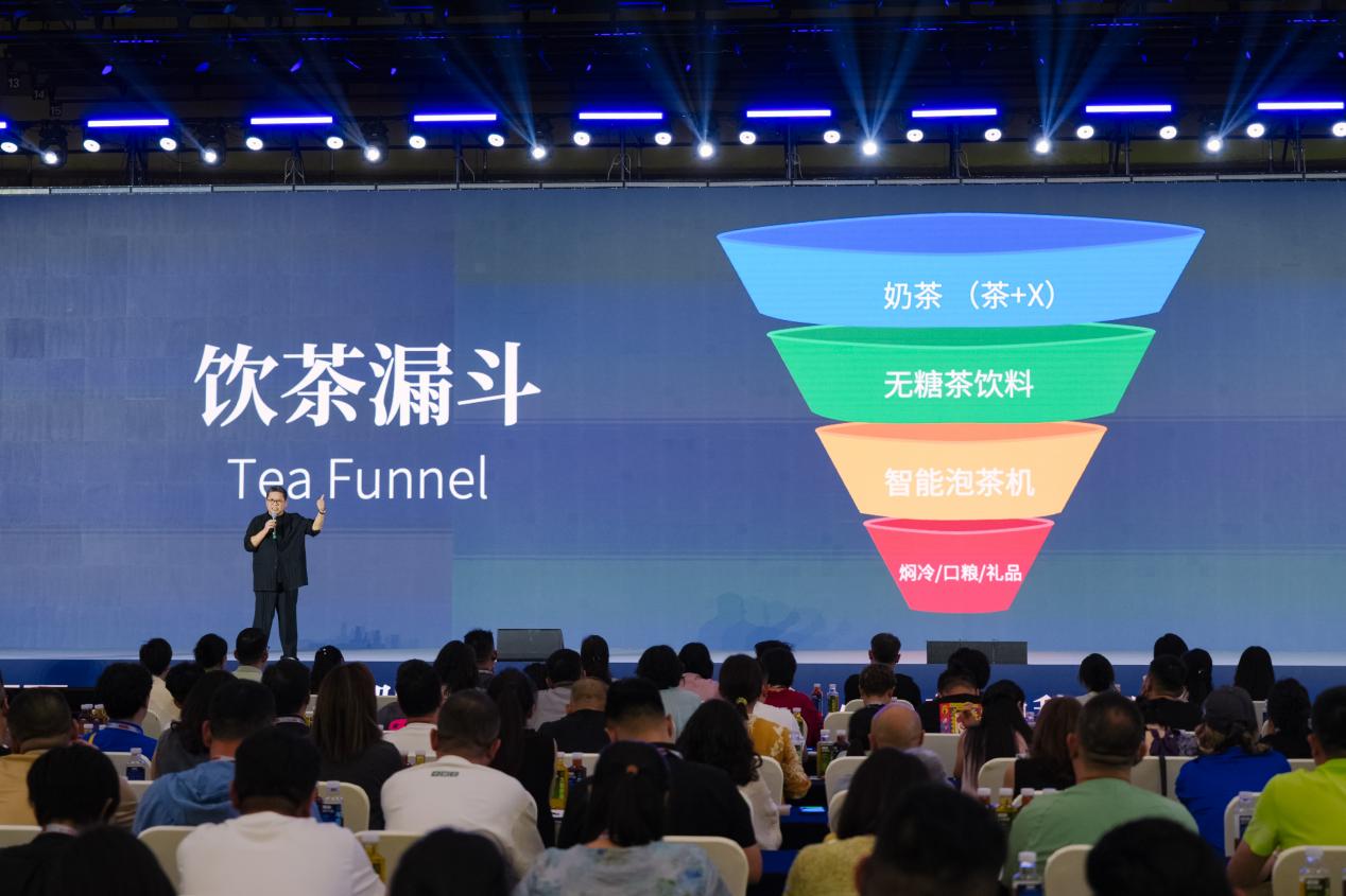 一杯茶里的平衡哲学：小罐茶的守正与创新