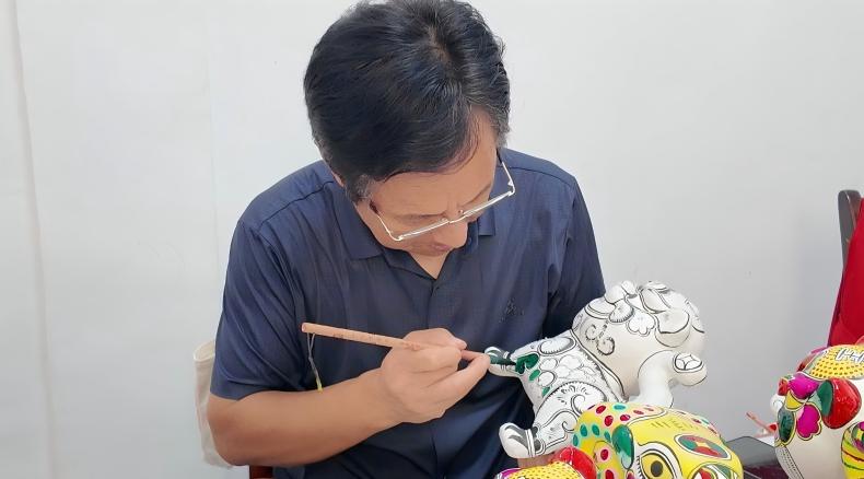 黄土之上 两代人的“泥”缘——凤翔泥塑父子的守与变