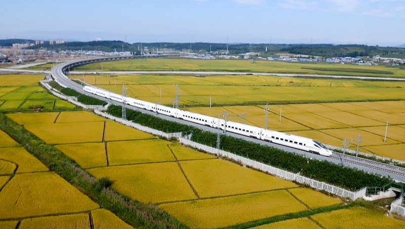 坐着高铁看中国丨压缩山海距离 长珲城际铁路撬动对外开放“发展线” 坐着高铁看中国丨压缩山海距离 长珲城际铁路撬动对外开放“发展线”