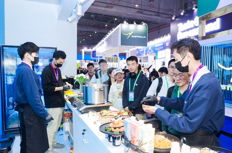 让世界工厂服务中国消费者 盒马借进博会持续布局全球供应链